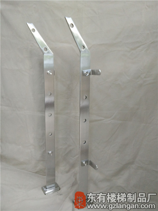 楼梯单扁玻璃不锈钢立柱DY-8135（45度侧视角）