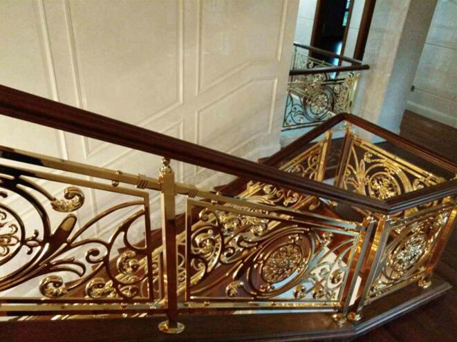 不锈钢楼梯护栏首先