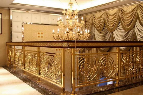 东有楼梯扶手 为高端生活助力