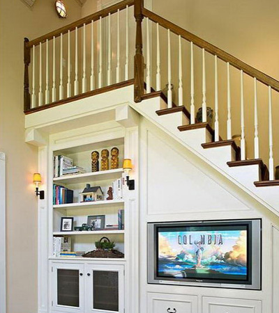 楼梯下方设计收纳空间