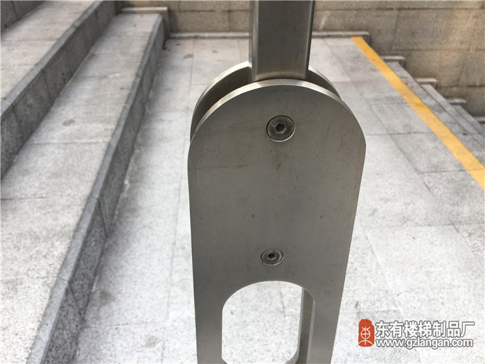 通道不锈钢扶手激光立柱-中间镂空处理