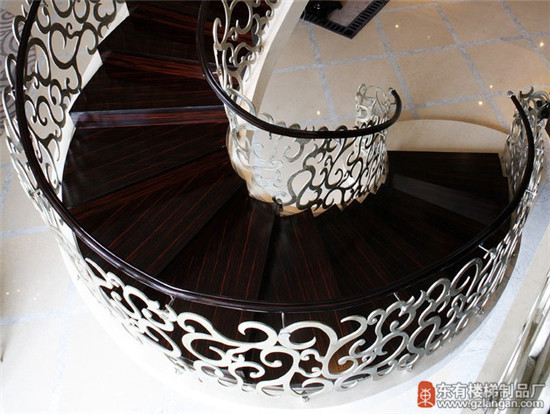 旋转楼梯省空间