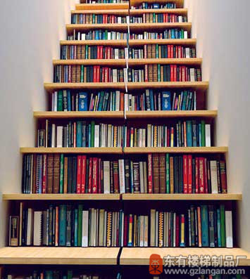 我们的阶梯书柜