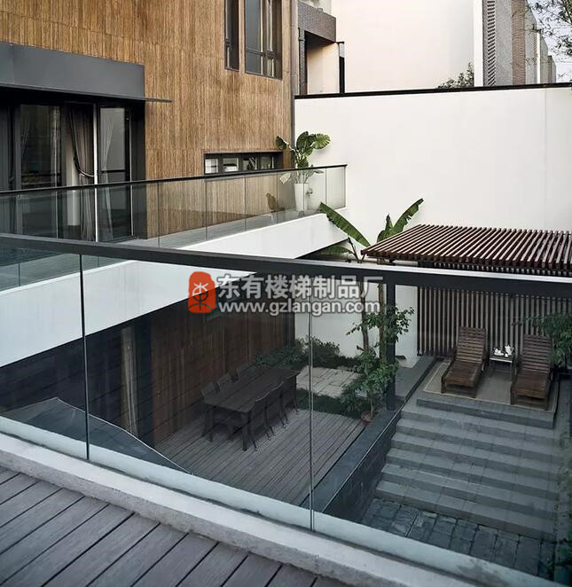 现代中式低层庭院阳台护栏