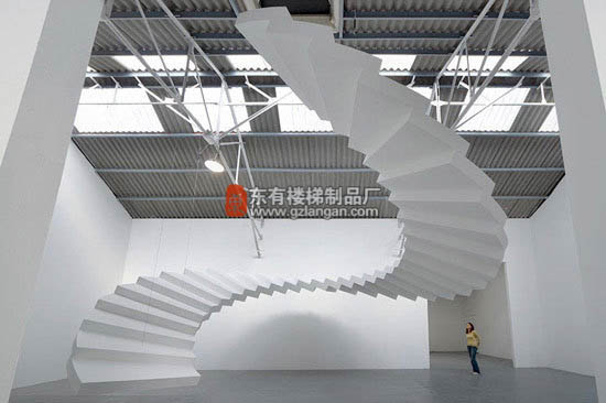 楼梯旋转有何利弊？