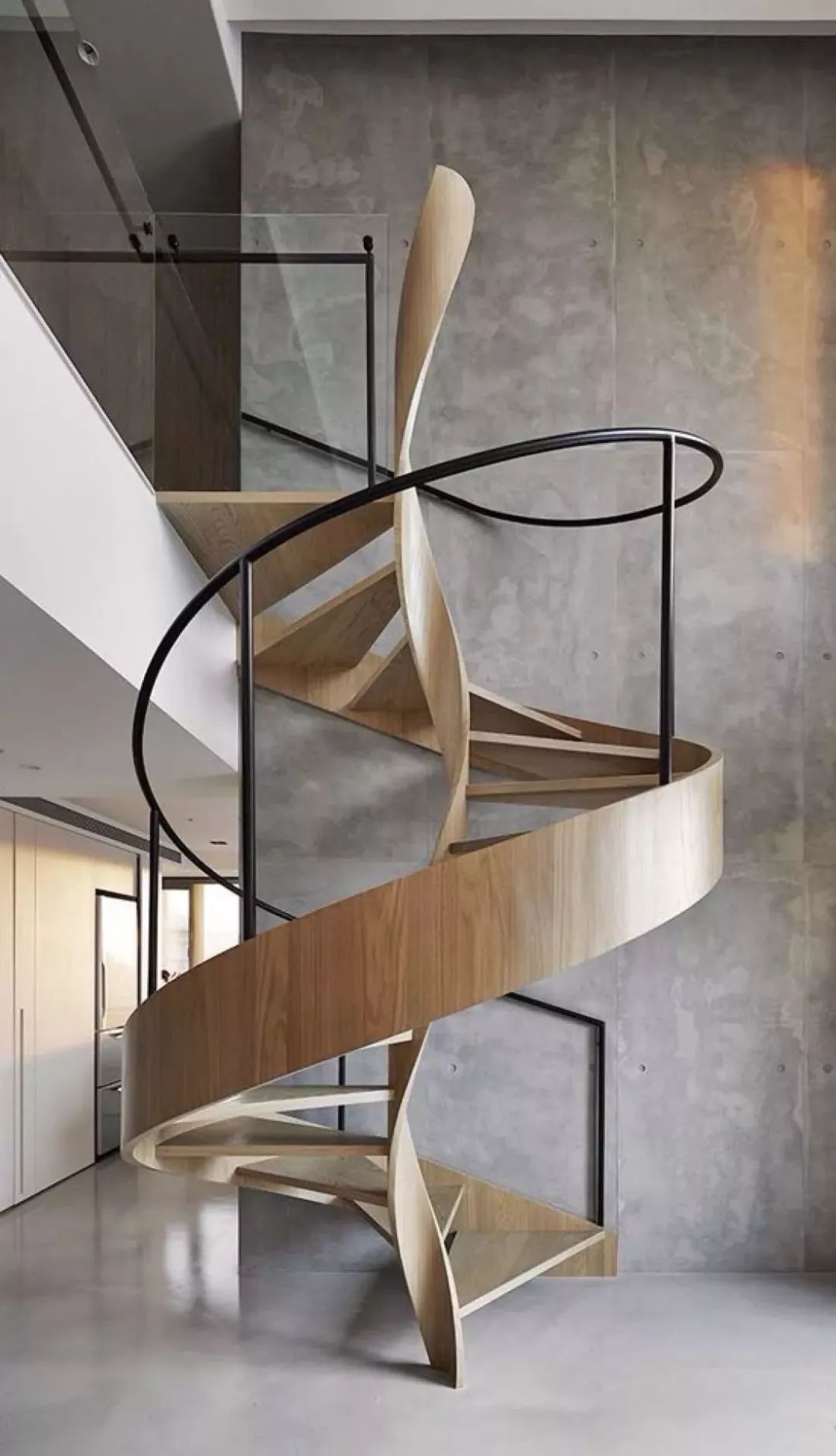 金属质感的楼梯扶手设计2