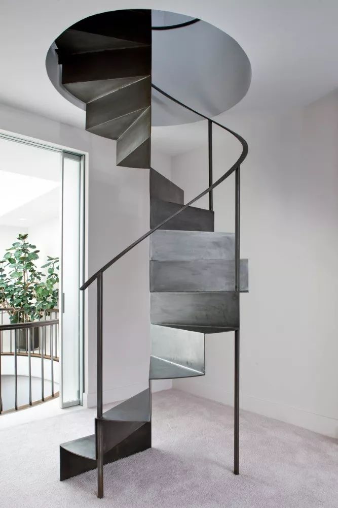 金属质感的楼梯扶手设计5